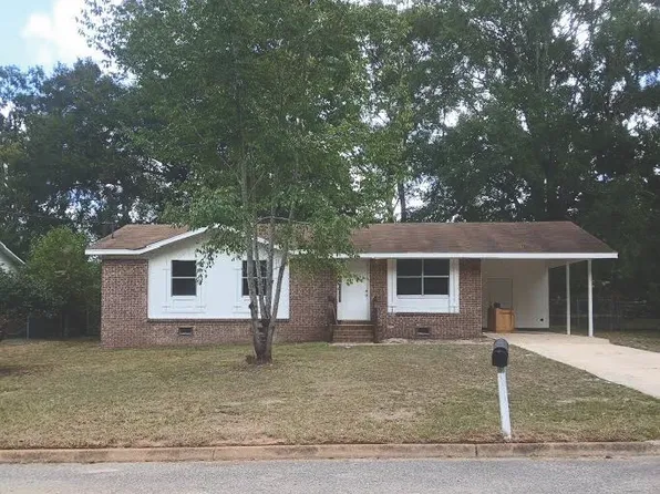 317 Young America Dr, Dothan, AL 36303