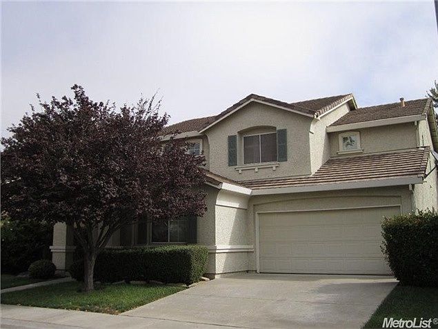 2400sqft, 2 story, 2 car attached garage