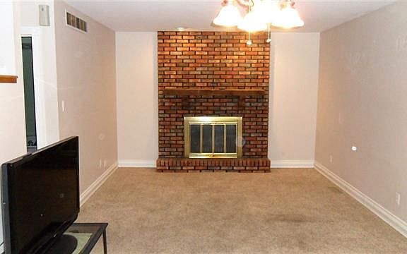 5th image of 7233 Oakdale Dr