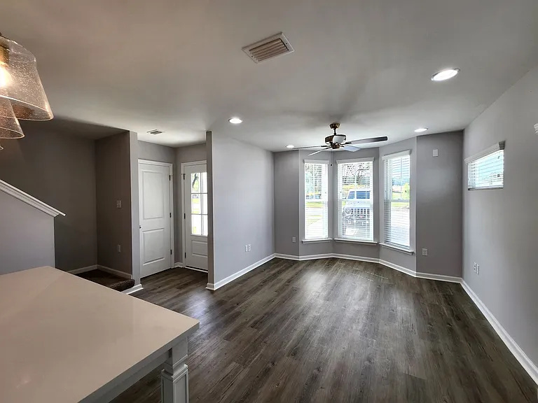 3607 Meadow Vista Ln — Photo 4