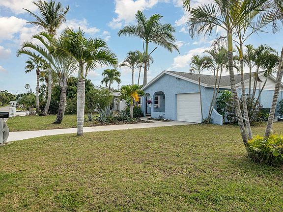 3rd image of 471 Sea Horse Ave