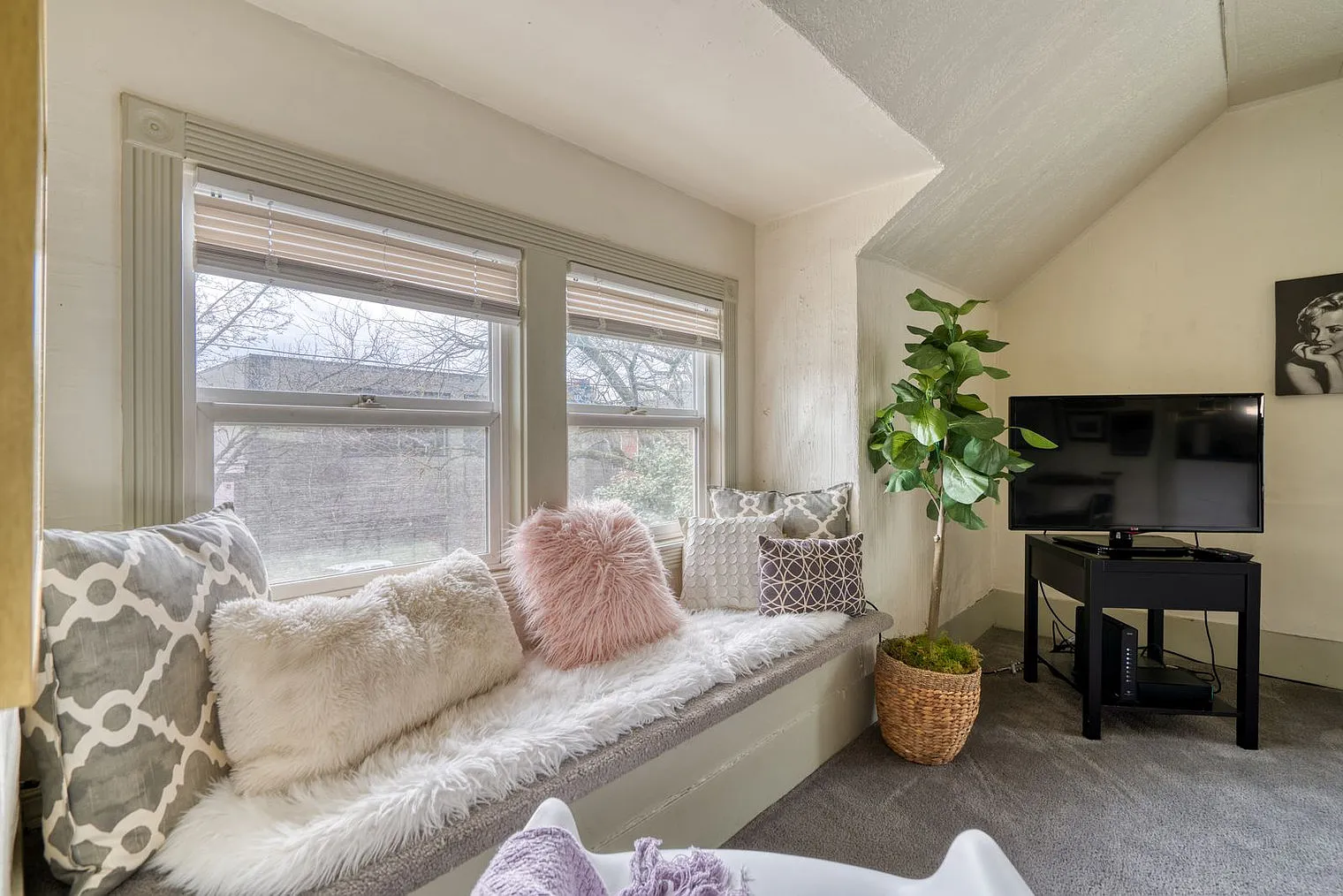 Studio, 1.0 bath, 495 sqft, $2,137 — Photo 1
