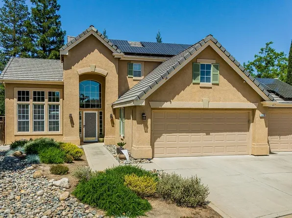 1608 E Desert Island Dr, Fresno, CA 93730
