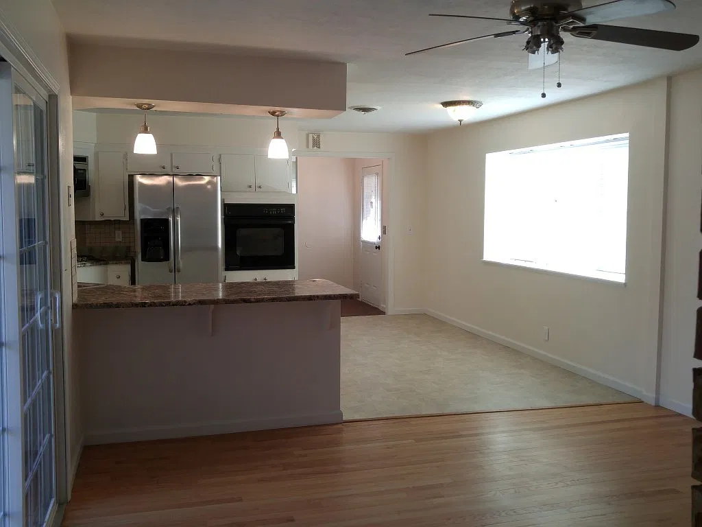 3 Bedroom Home for Rent in South Redding CA | Fenced Yard, Garage & Central HVAC — Photo 3