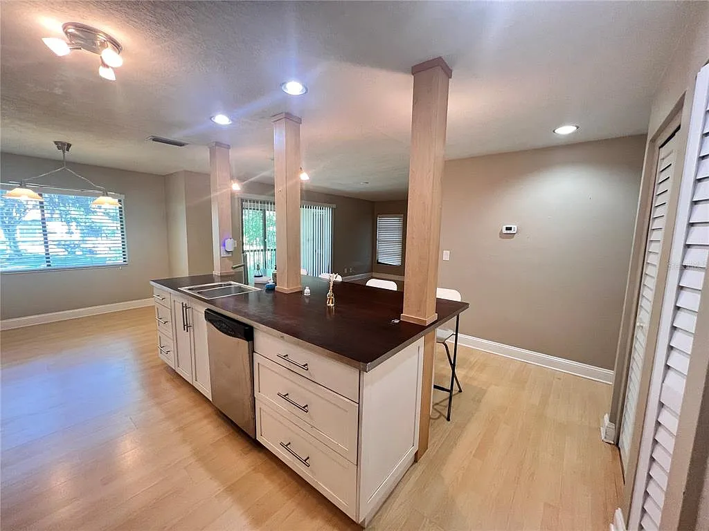 2 bed, 2.0 bath, 1006 sqft, $1,450 — Photo 3