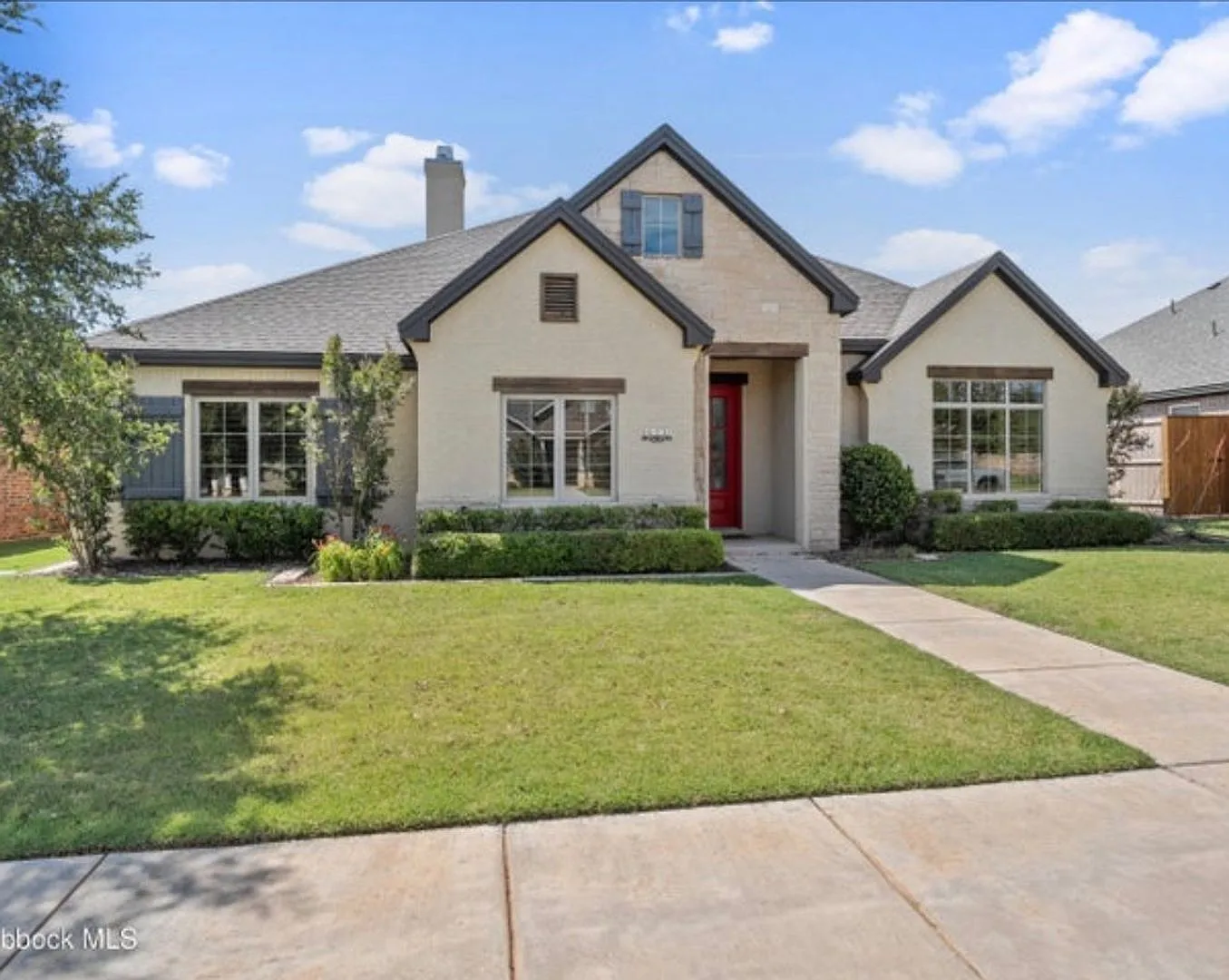 Newer 4 bed 3 bath now available in Wolforth — Photo 1