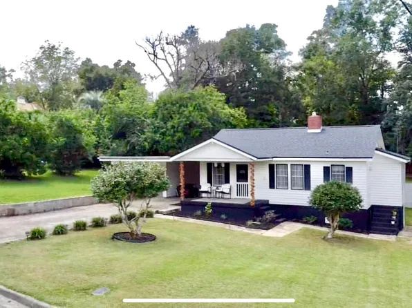 2945 Park St, Marianna, FL 32446