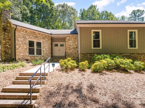 761 White Oaks Rd, Mooresville, NC 28115