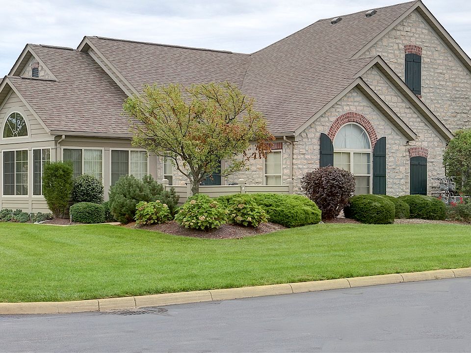 1st image of 2855A Canterbury Cir