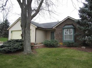 2808 Ridge Valley Dr, Fort Wayne, IN 46804