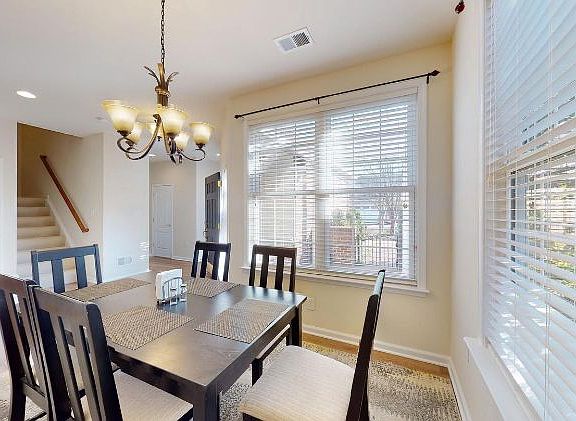 4th image of 44356 Oakmont Manor Sq