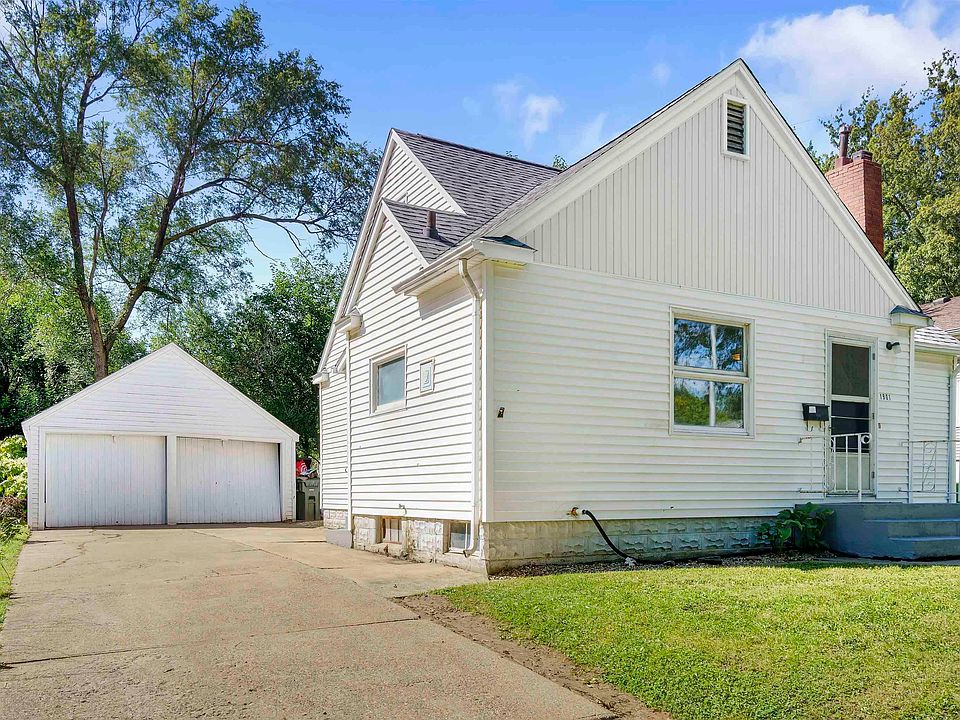 1901 Iowa St, Cedar Falls, IA 50613 Zillow