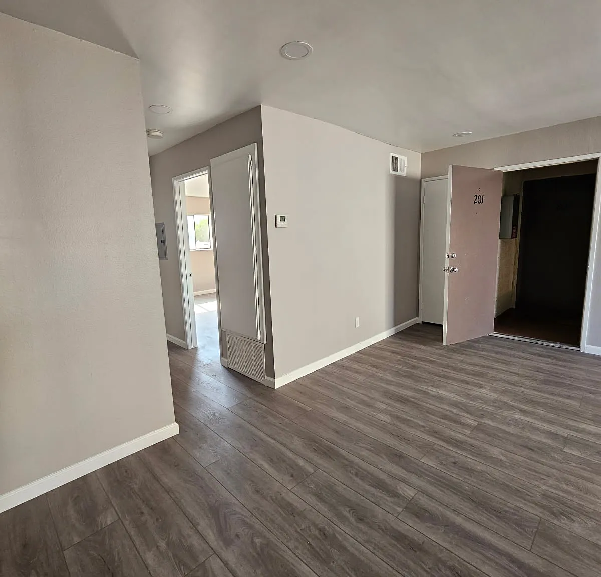 2 bed, 900 sqft, $2,495 — Photo 1