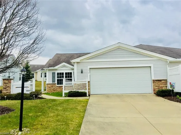 5415 Peachtree Ln, Parma, OH 44134