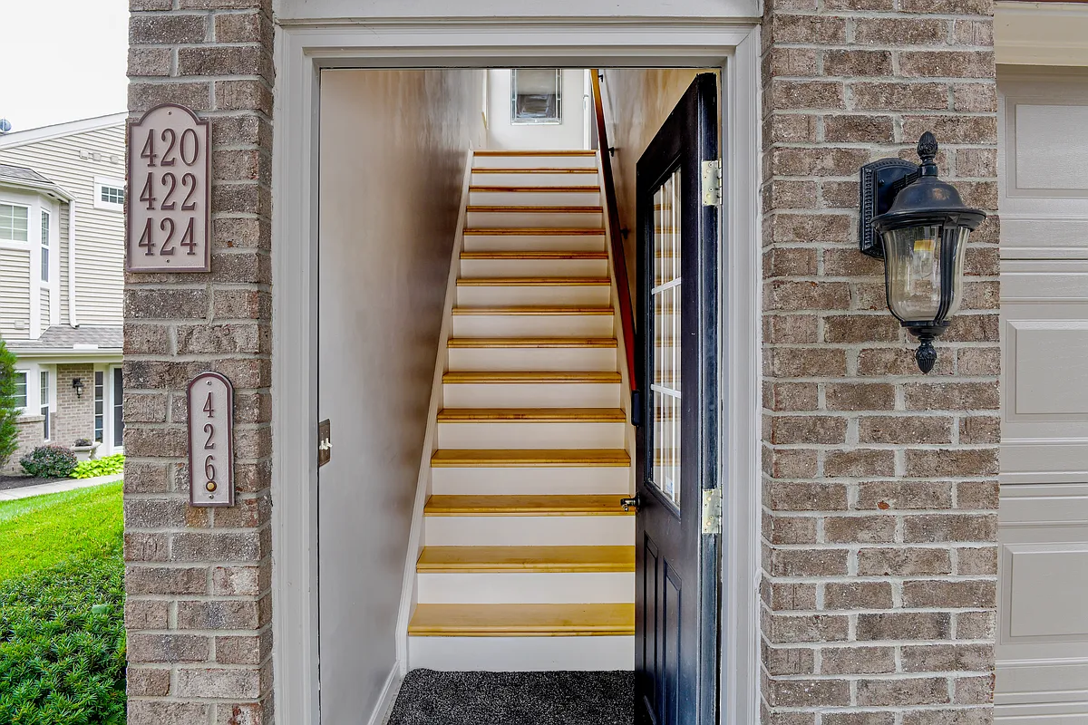 Entry - 426 Pinnacle Way