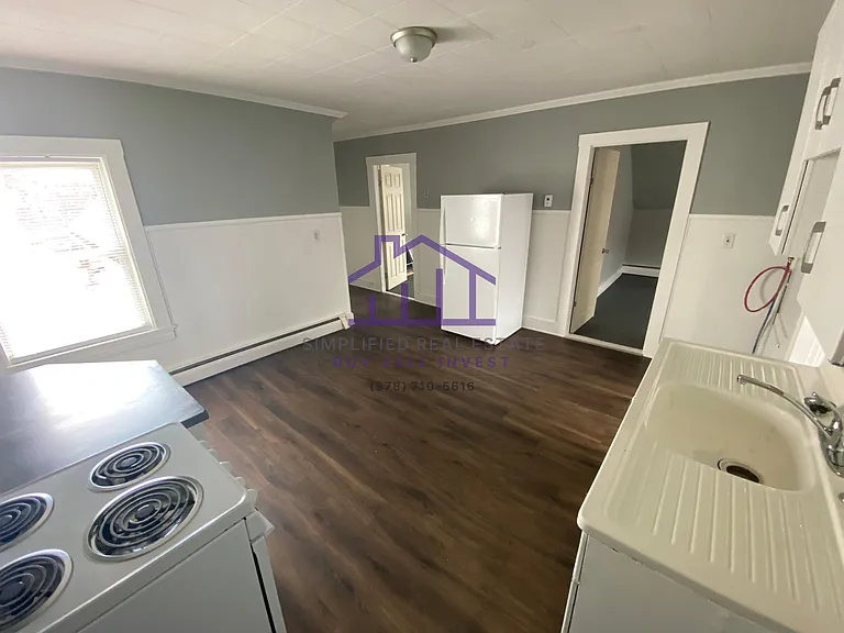 12 College St #3 — Photo 6