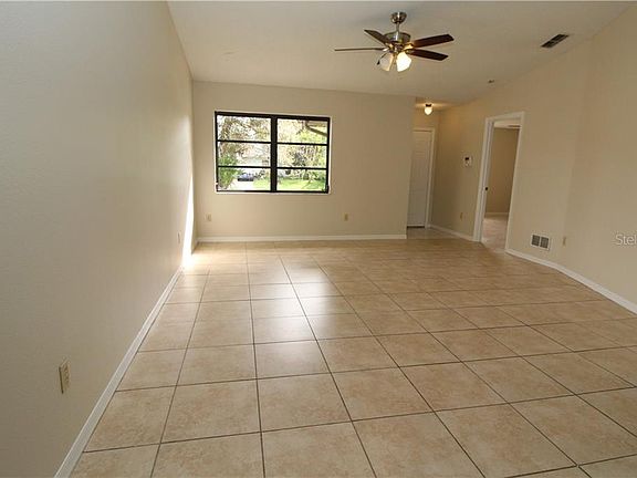 4th image of 2071 Palomar St