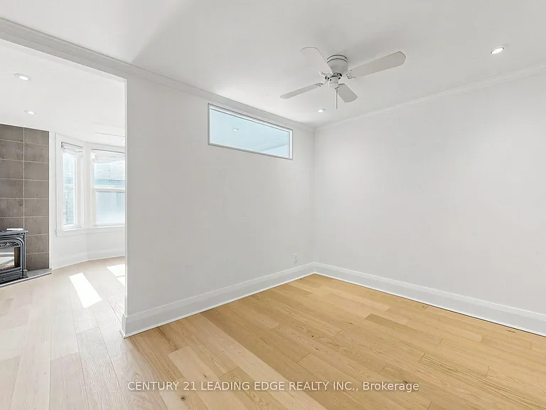 679 Woodbine Ave E #2 — Photo 14