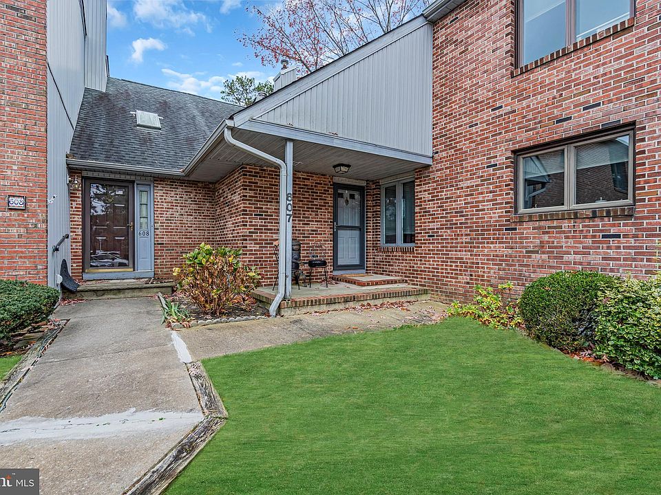 1st image of 607 Bounty Ct