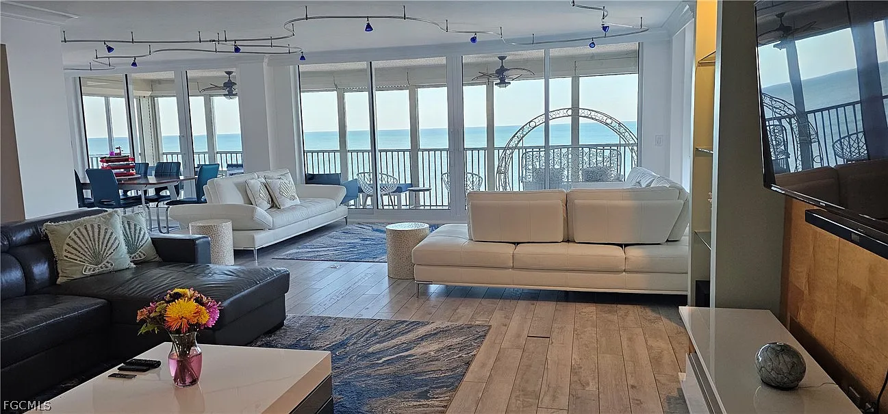 2 bed, 2.0 bath, 1675 sqft, $12,000 — Photo 2