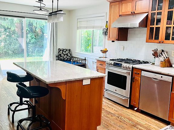 4th image of 23207 SE 29th Ct