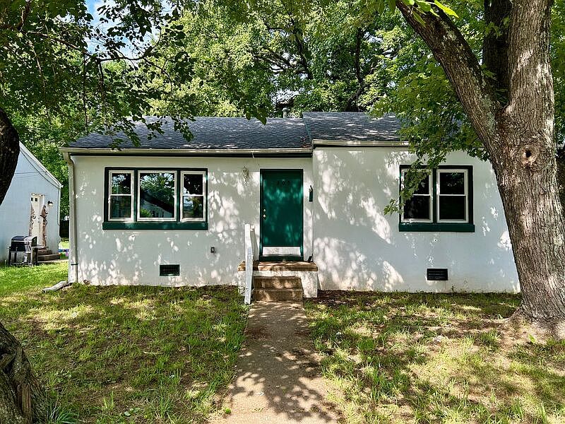 1st image of 1305 Lynhaven Ave