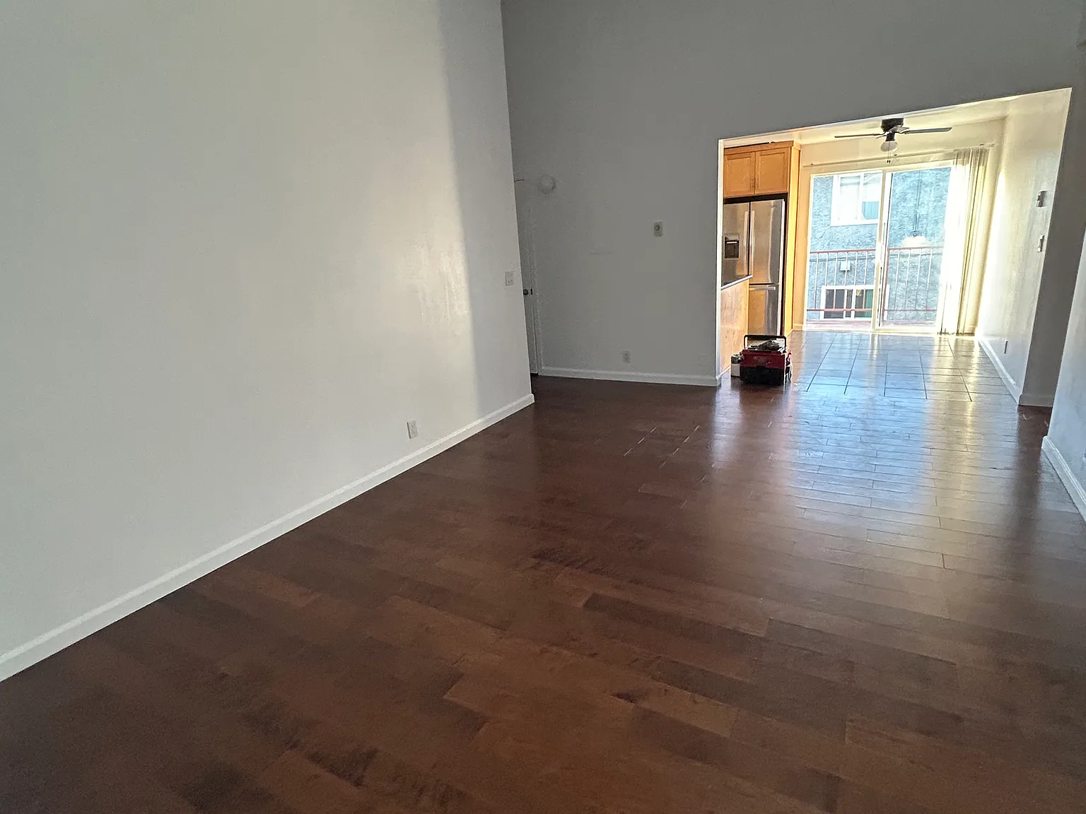 2 bed, 1000 sqft, $2,200 — Photo 4