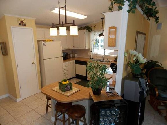 3rd image of 1709 Conifer Ave