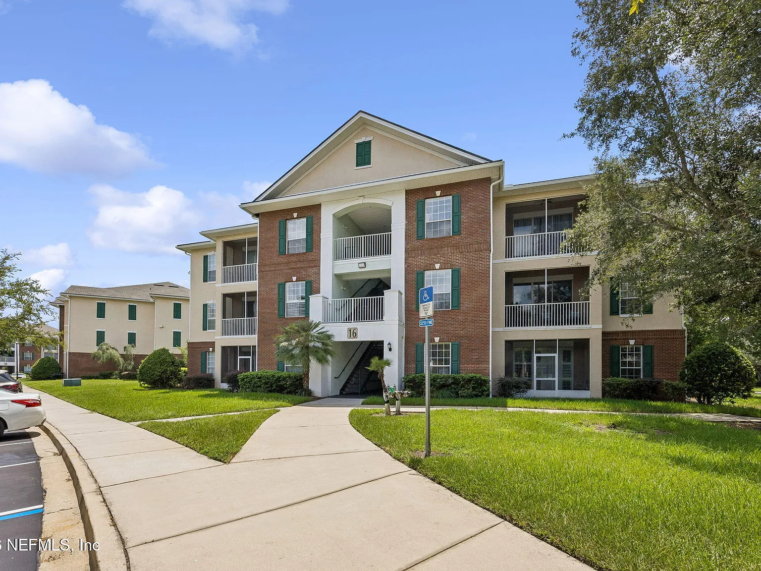 4 bed, 2.0 bath, 1690 sqft, $1,900 — Photo 1