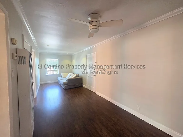1036 E 2nd St #7 — Photo 3
