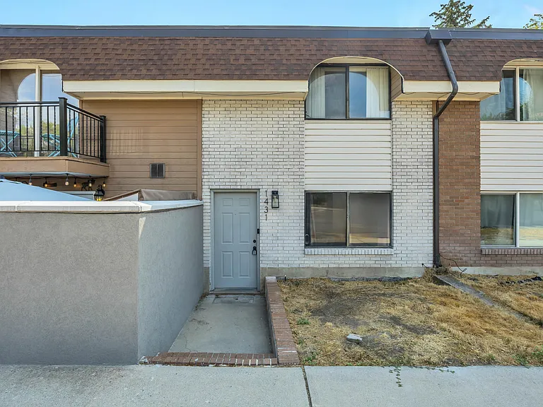 1431 Arthur Dr #1 — Photo 1