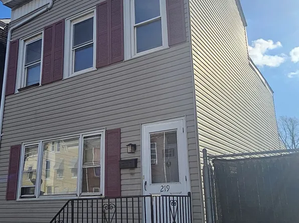 219 Bayard St, Trenton, NJ 08611