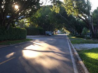 251 Yucca Rd, Naples, FL 34102