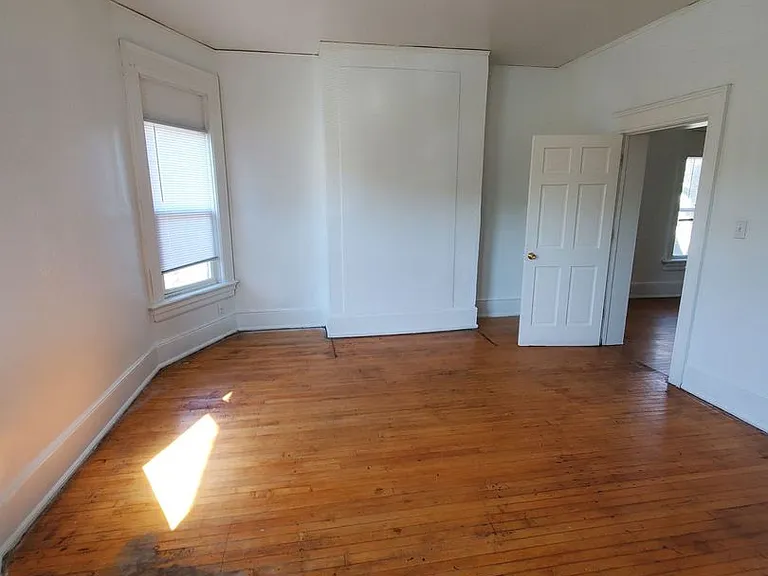 2478-2480 W Juneau Ave. (Duplex) — Photo 5