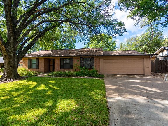2nd image of 3109 Pinecrest Dr
