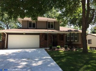 2420 Devonshire Dr, Lincoln, NE 68506