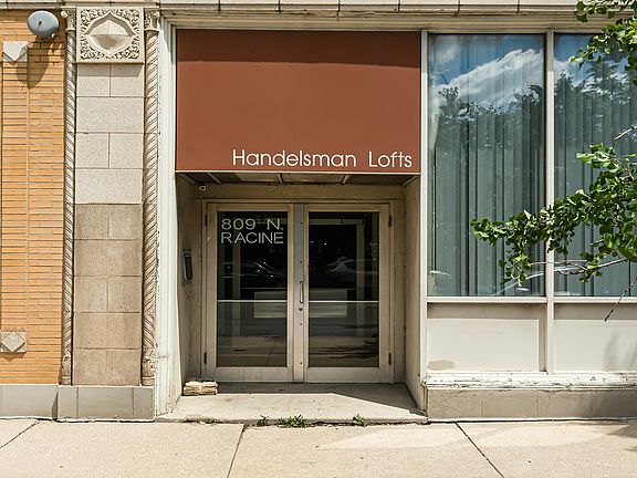 2nd image of 809 N Racine Ave Unit 204