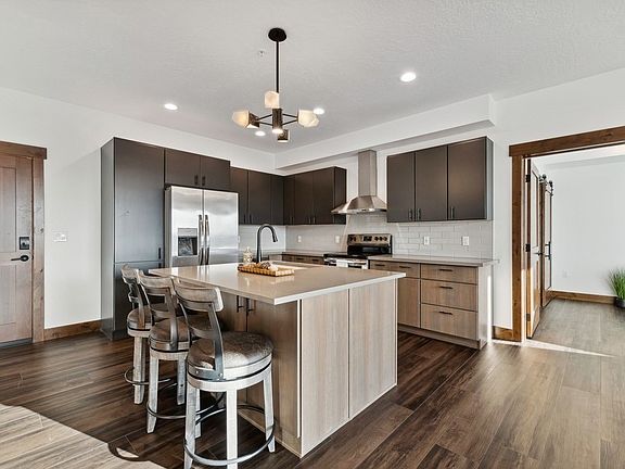 5th image of 540 Nucleus Ave #304