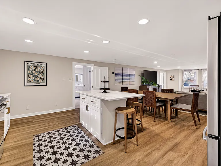 17 W Park Ave #2 — Photo 5