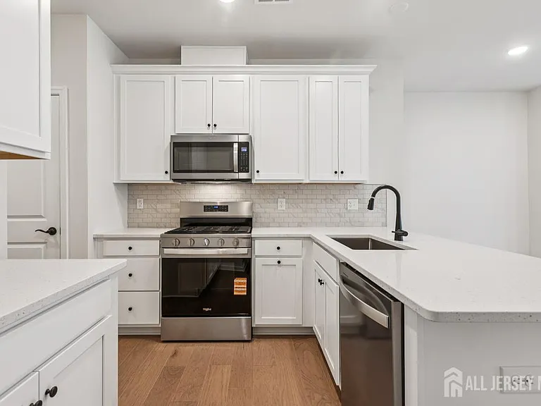 214 Jessie Pl — Photo 12