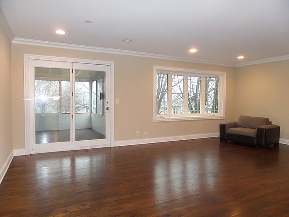 4th image of 239 Harvard Ln