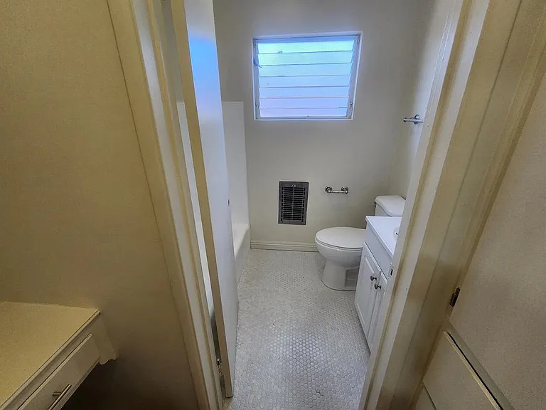 6326 Coldwater Canyon Ave #16 — Photo 12