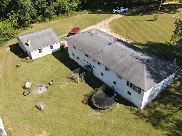 52524 Johnson Rd, Three Rivers, MI 49093