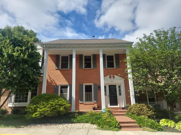 7418 Crestberry Ln, Bethesda, MD 20817