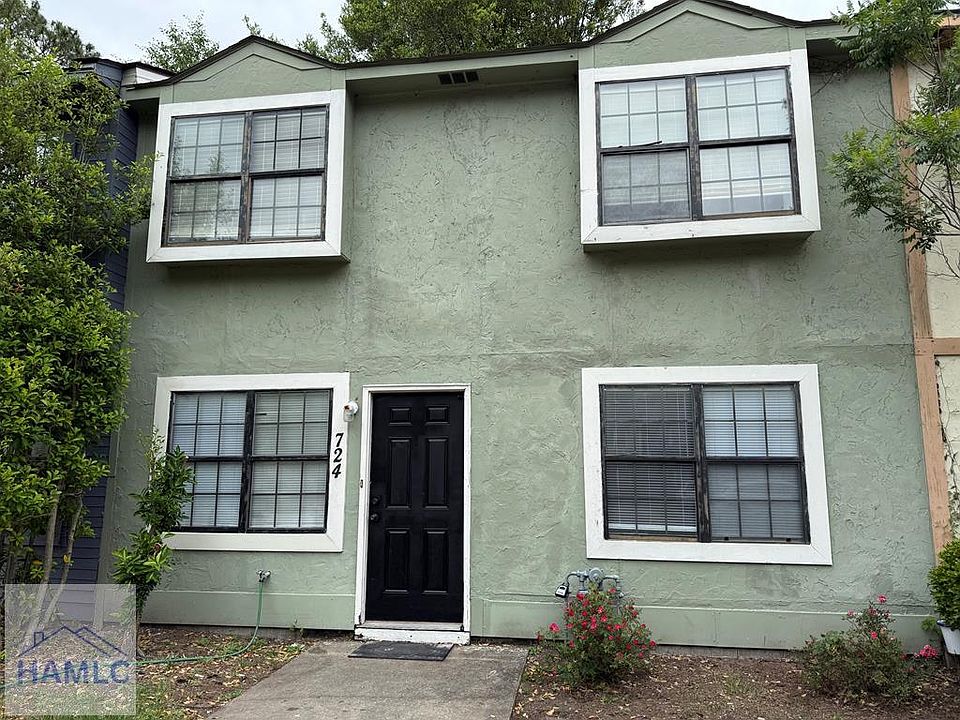 1st image of 724 Elaine St