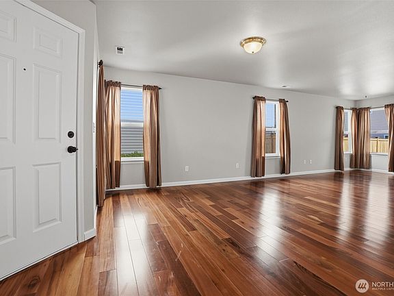 5th image of 4307 Murrelet Avenue SW
