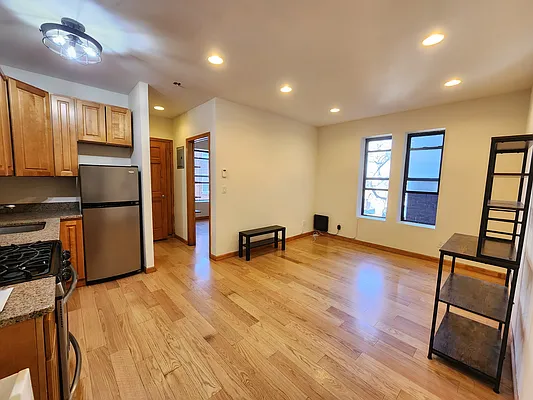 Rented by Astoria Realty | media 1