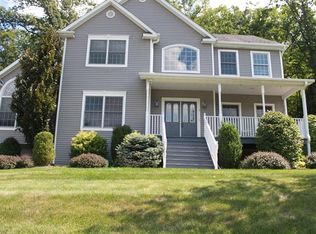 16 Anthony J Morina Dr, Stony Pt, NY 10980