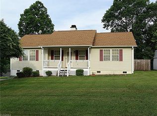 101 Hidden Hills Dr, Thomasville, NC 27360