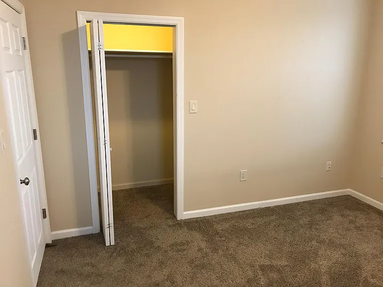 1258 Illinois Ave — Photo 9